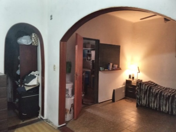 Casa tipo chalet en dos plantas apta para dos familias