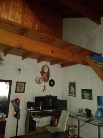 Casa tipo chalet en dos plantas apta para dos familias