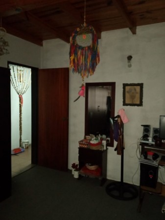 Casa tipo chalet en dos plantas apta para dos familias