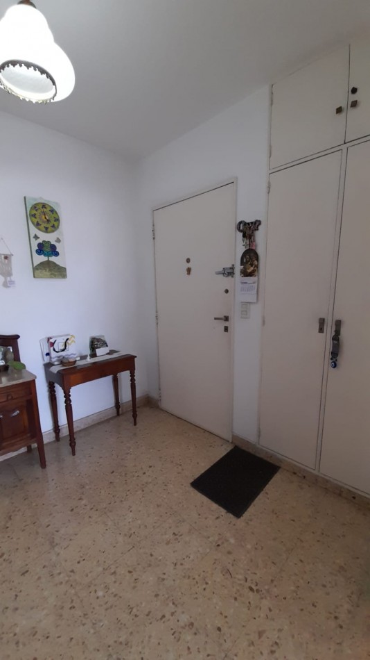 OPORTUNIDAD /DEPTO 4 AMB CON COCHERA