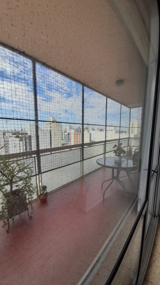 OPORTUNIDAD /DEPTO 4 AMB CON COCHERA