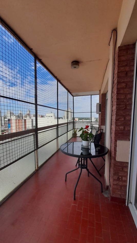 OPORTUNIDAD /DEPTO 4 AMB CON COCHERA