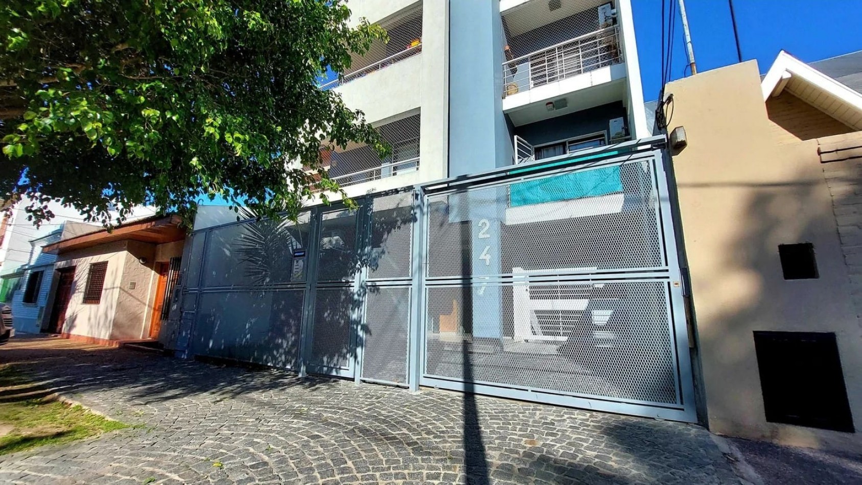 COCHERA A LA VENTA