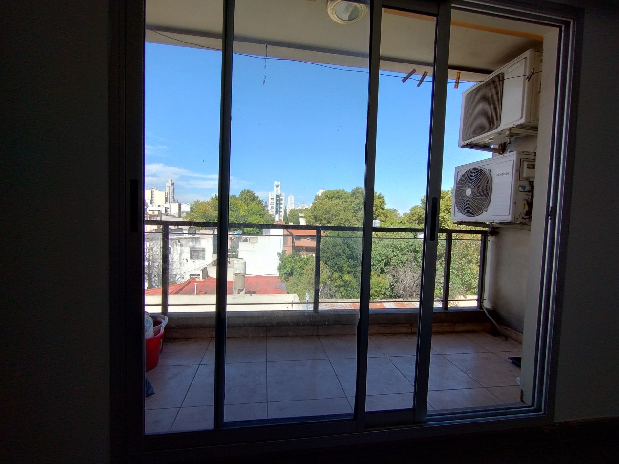 OPORTUNIDAD!! HERMOSO DPTO 2 AMBIENTES CON COCHERA Y TERRAZA PROPIA