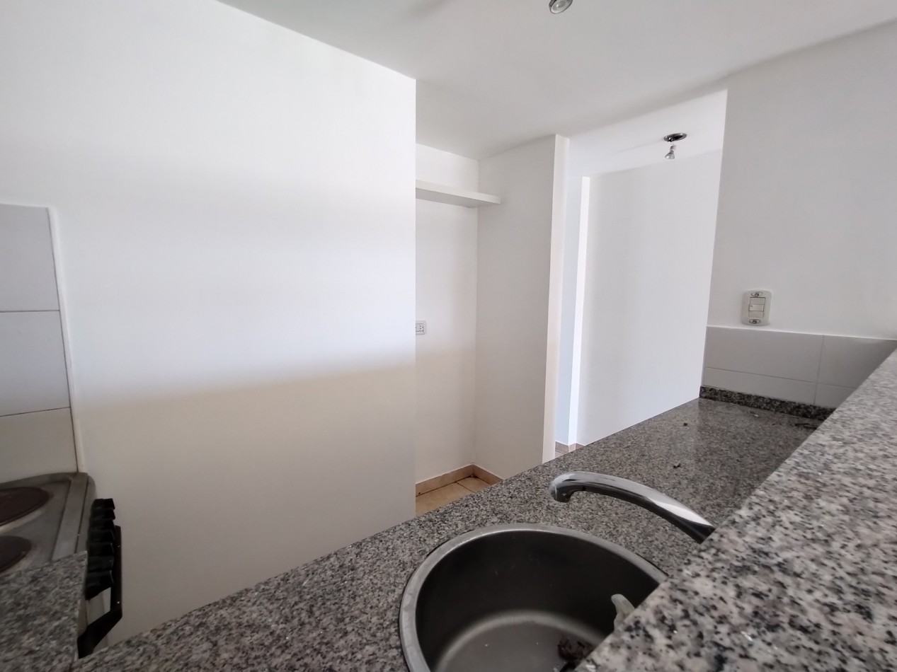 OPORTUNIDAD!! HERMOSO DPTO 2 AMBIENTES CON COCHERA Y TERRAZA PROPIA