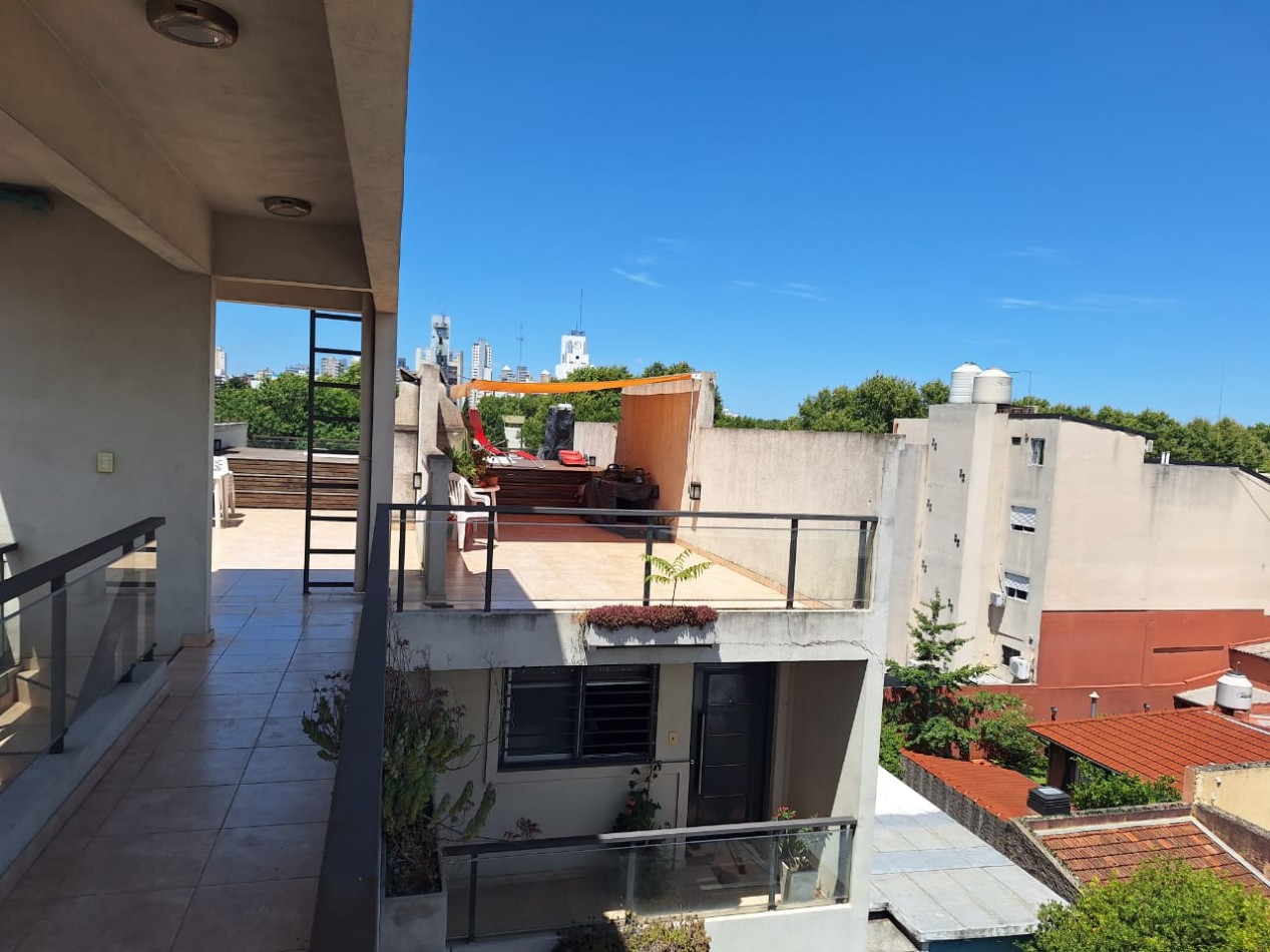 OPORTUNIDAD!! HERMOSO DPTO 2 AMBIENTES CON COCHERA Y TERRAZA PROPIA