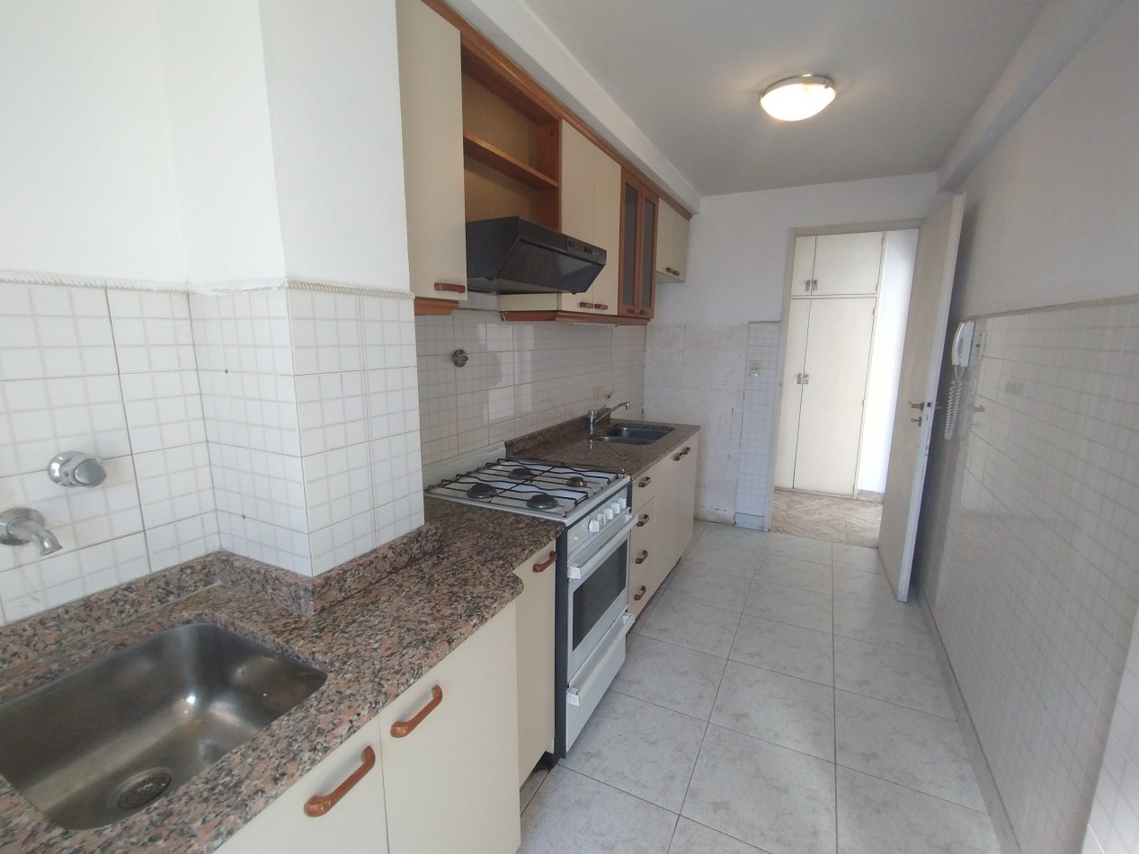ALQUILER 2 AMBIENTES APTO PROFESIONAL centro de Banfield Alem esq Larroque