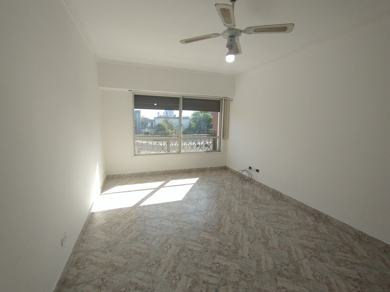 ALQUILER 2 AMBIENTES APTO PROFESIONAL centro de Banfield Alem esq Larroque