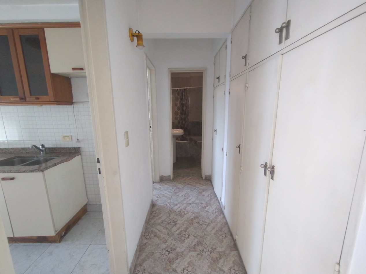 ALQUILER 2 AMBIENTES APTO PROFESIONAL centro de Banfield Alem esq Larroque