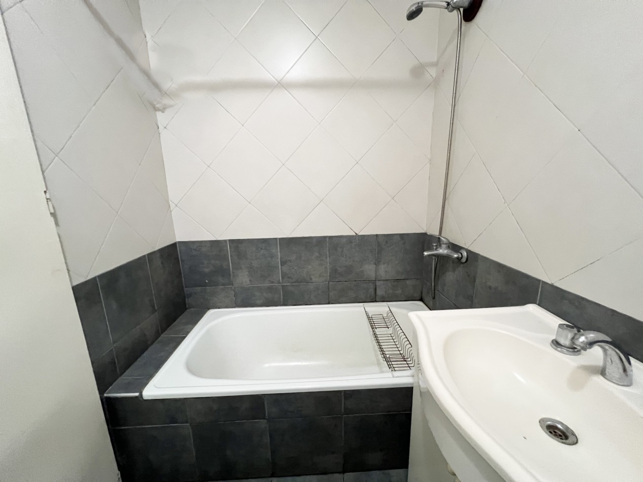 CASA 3 AMBIENTES CON DOS COCHERAS