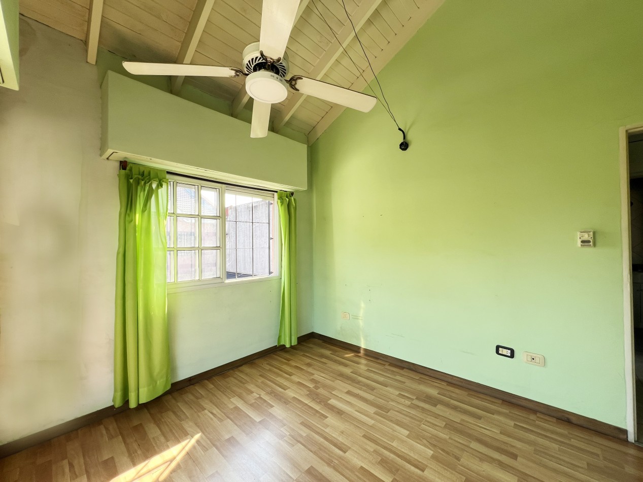 CASA 3 AMBIENTES CON DOS COCHERAS