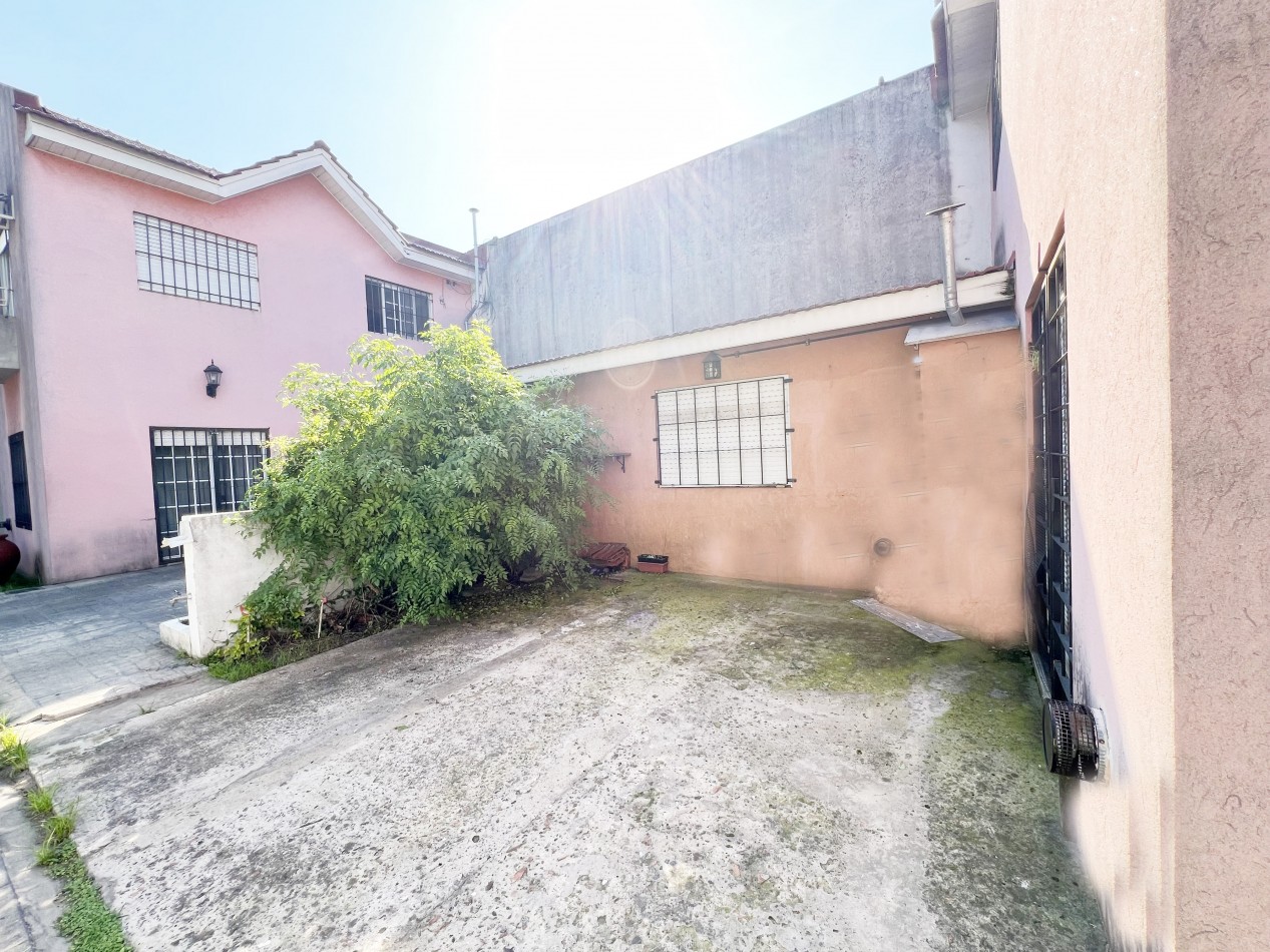 CASA 3 AMBIENTES CON DOS COCHERAS
