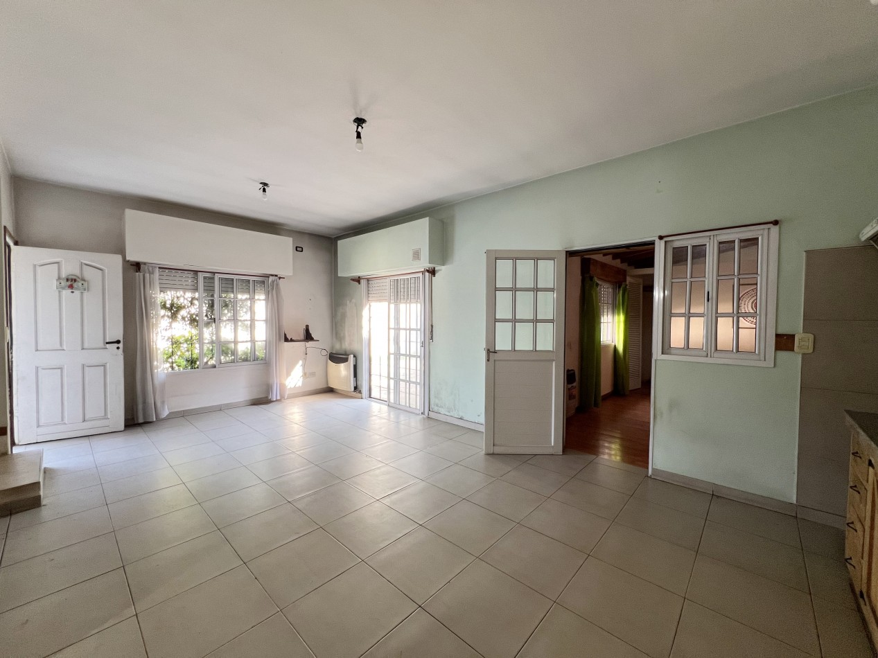 CASA 3 AMBIENTES CON DOS COCHERAS