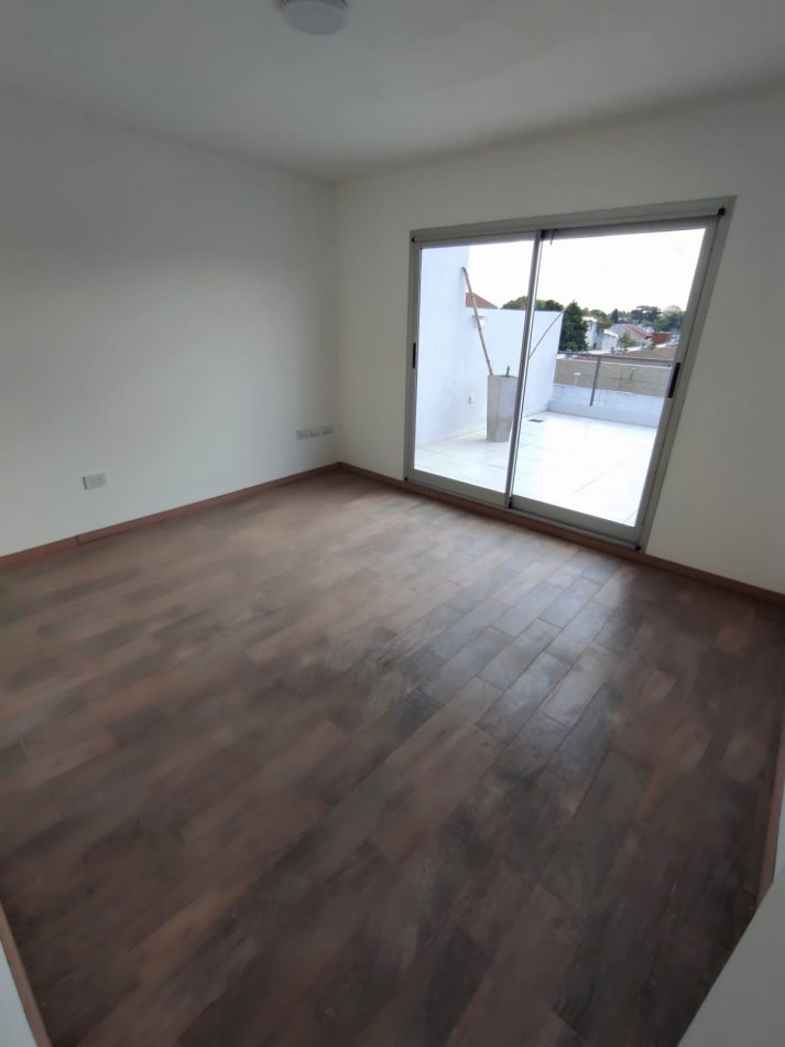 2 AMBIENTES TIPO DUPLEX CON TERRAZA Y BALCON