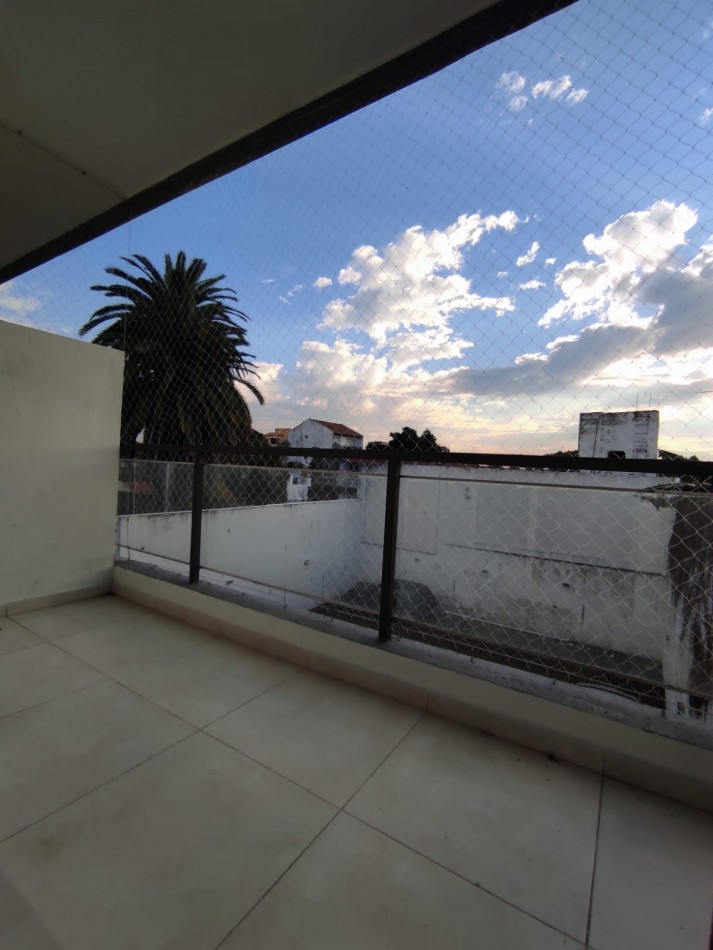 2 AMBIENTES TIPO DUPLEX CON TERRAZA Y BALCON