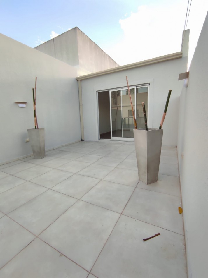 2 AMBIENTES TIPO DUPLEX CON TERRAZA Y BALCON