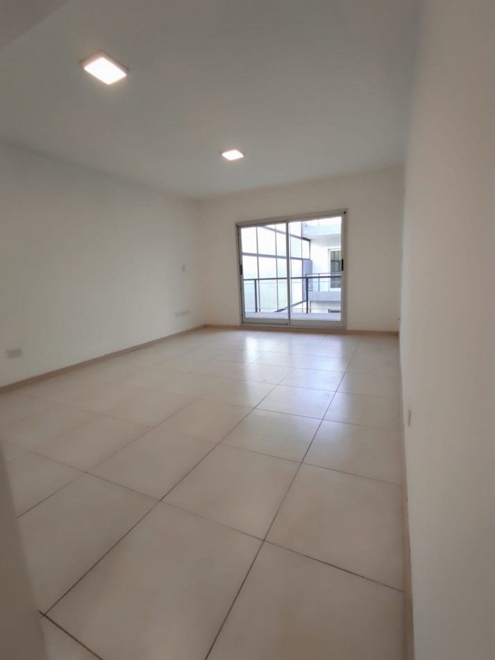 OPORTUNIDAD !! RETASADO 2 AMBIENTES CON TERRAZA Y BALCON