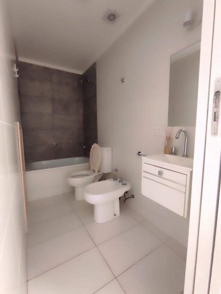 OPORTUNIDAD !! RETASADO 2 AMBIENTES CON TERRAZA Y BALCON