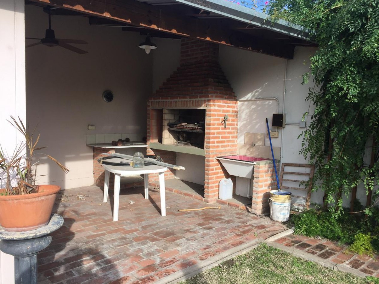 NUEVO VALOR Hermoso chalet en venta Posada al 100