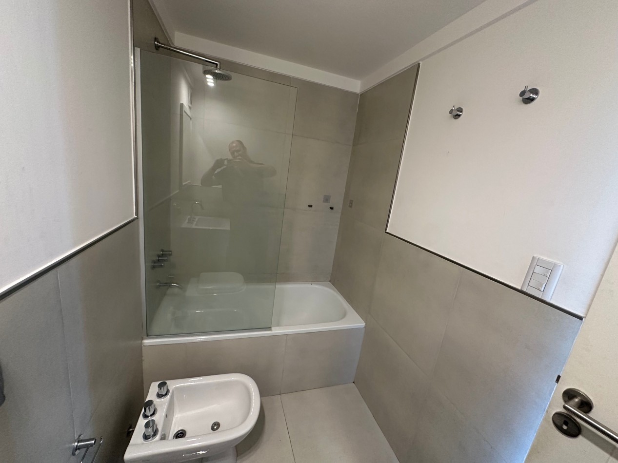 Hermoso departamento de dos ambientes en piso alto lomas de zamora
