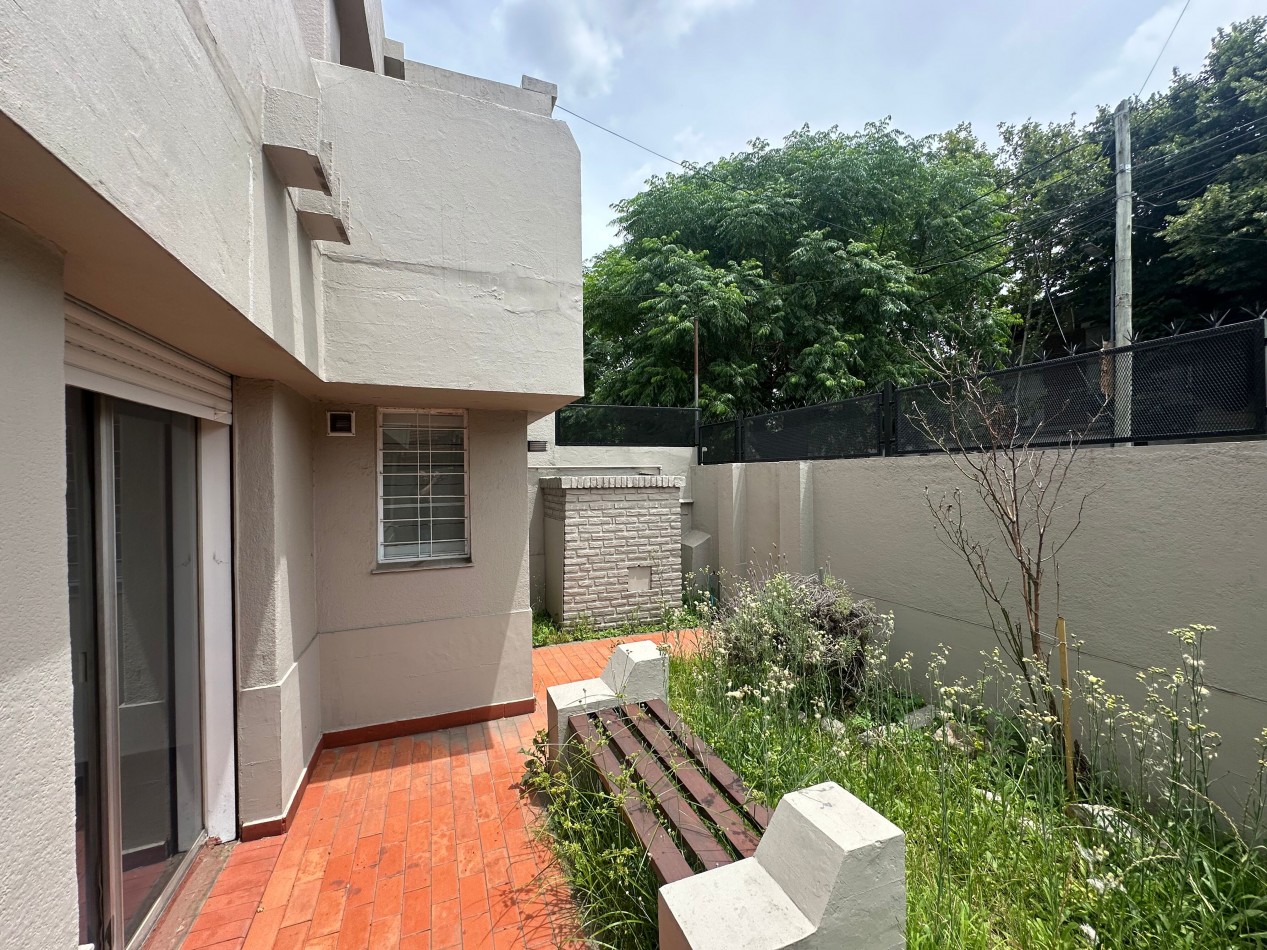 Casa tipo PH en venta - Esquina Manuel Castro y Pereyra Lucena, Lomas de Zamora