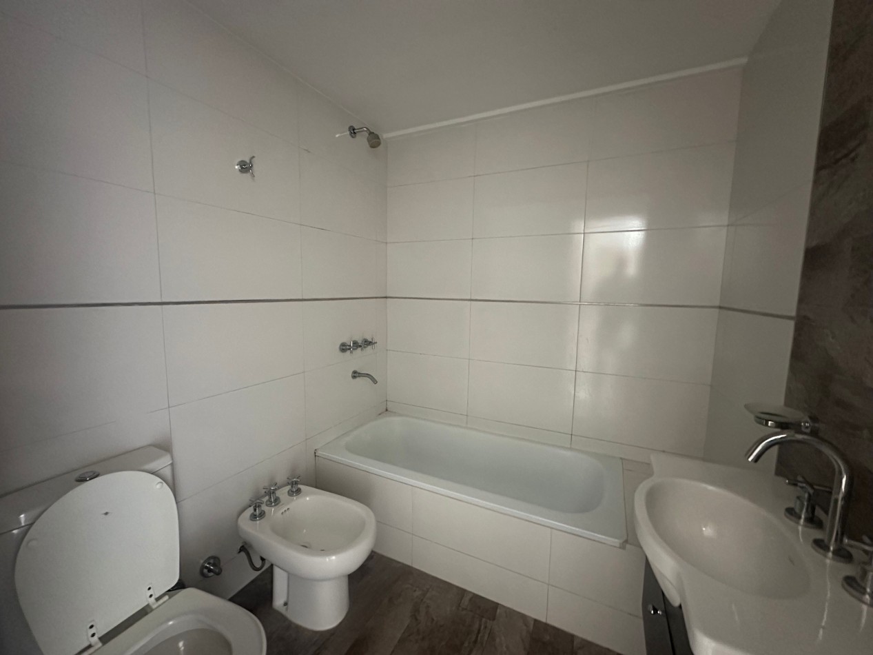 Alquiler 3 ambientes con cochera y amenities - Piso alto - Remedios de Escalada