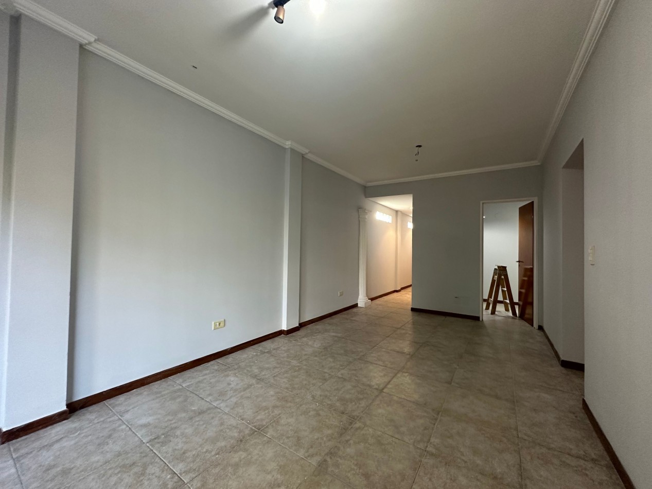 Venta Departamento 4 Ambientes con Cochera y Balcon - 3 Dormitorios - Alvear 350