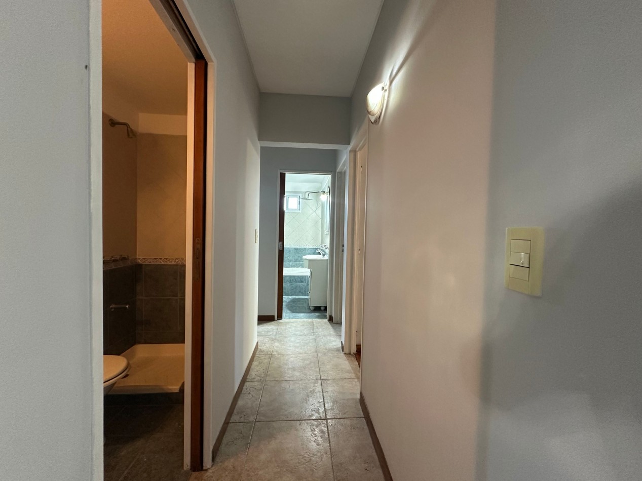 Venta Departamento 4 Ambientes con Cochera y Balcon - 3 Dormitorios - Alvear 350