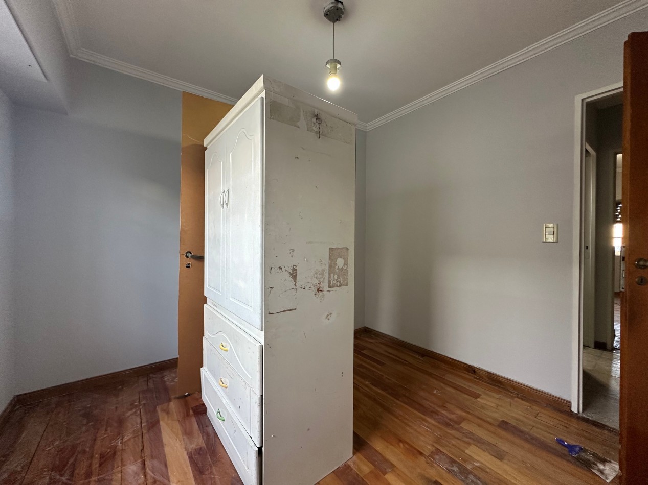 Venta Departamento 4 Ambientes con Cochera y Balcon - 3 Dormitorios - Alvear 350