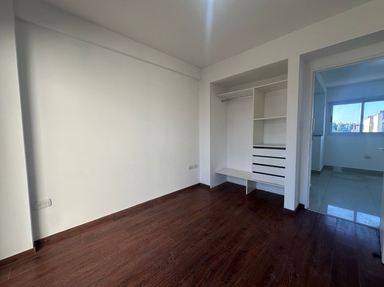 DEPTO 2 AMBIENTES CON COCHERA TERRAZA PRIVADA LOMAS CENTRICO APTO PROFESIONAL