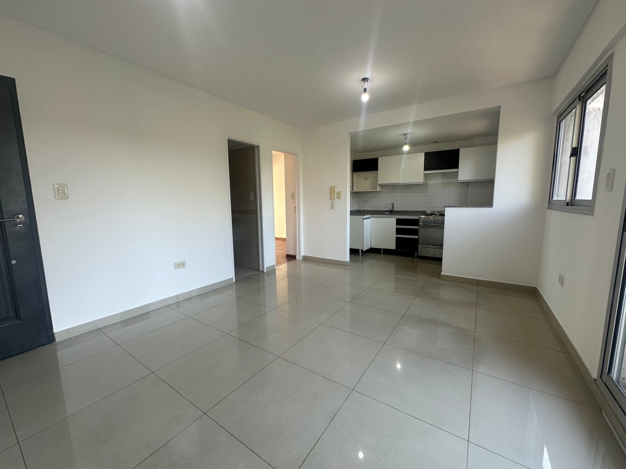 DEPTO 2 AMBIENTES CON COCHERA TERRAZA PRIVADA LOMAS CENTRICO APTO PROFESIONAL