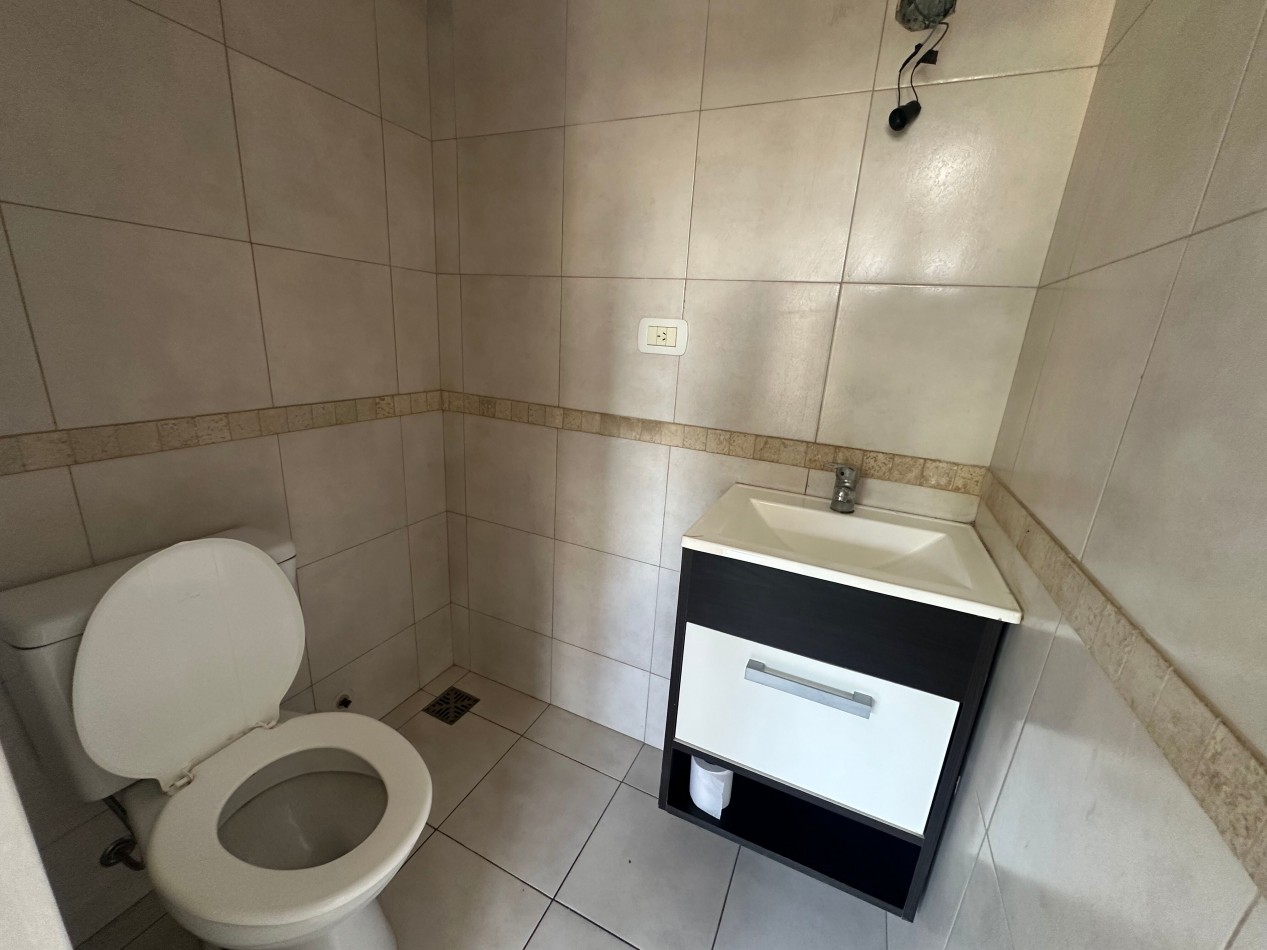 DEPTO 2 AMBIENTES CON COCHERA TERRAZA PRIVADA LOMAS CENTRICO APTO PROFESIONAL