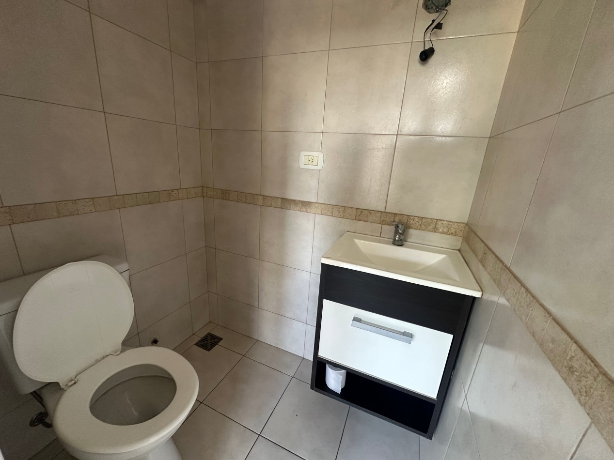 DEPTO 2 AMBIENTES CON COCHERA TERRAZA PRIVADA LOMAS CENTRICO APTO PROFESIONAL