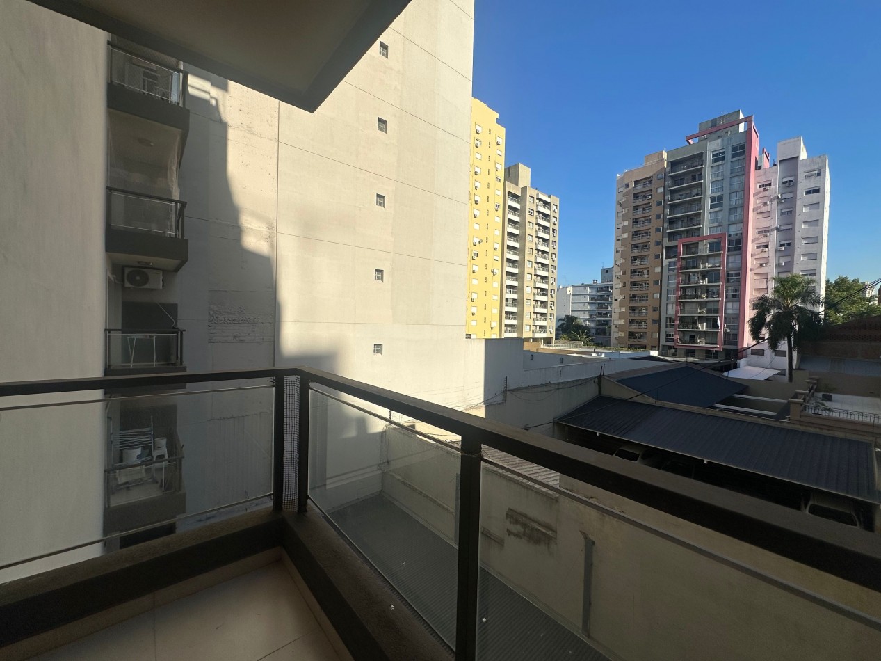 DEPTO 2 AMBIENTES CON COCHERA TERRAZA PRIVADA LOMAS CENTRICO APTO PROFESIONAL