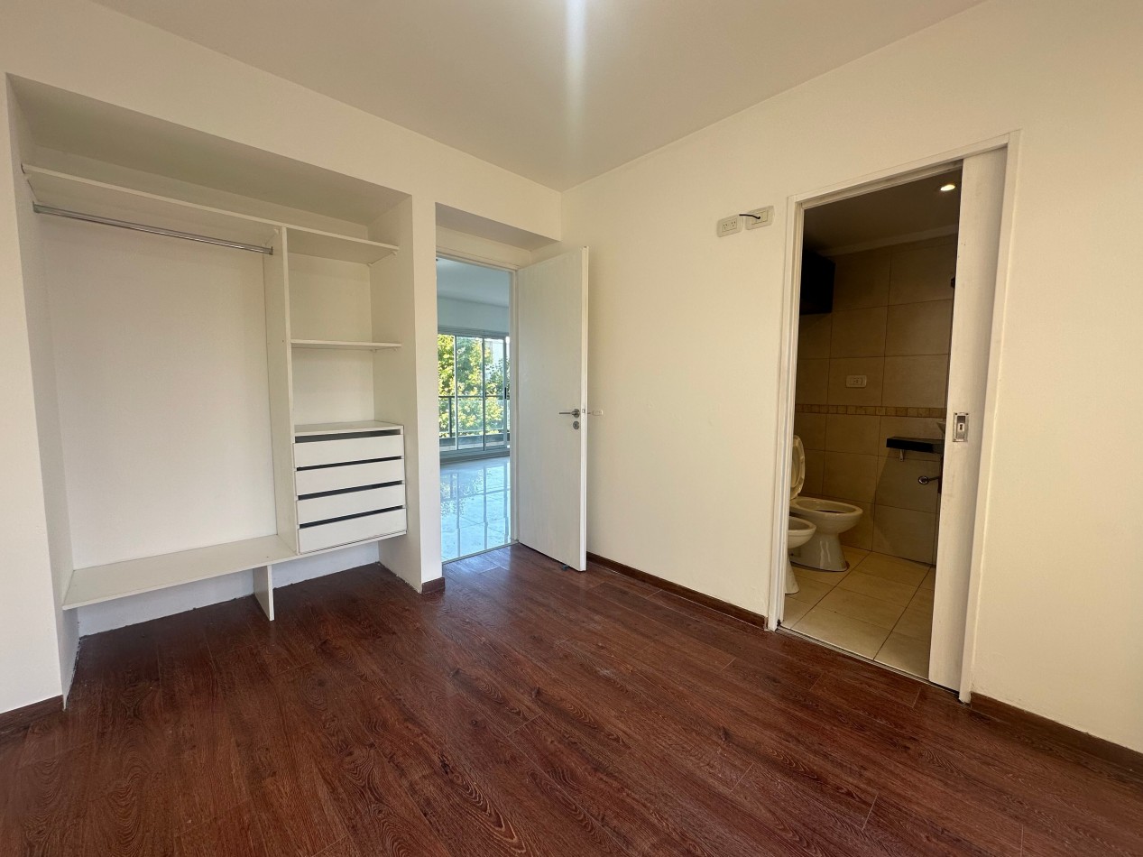 DEPTO 2 AMBIENTES CON COCHERA TERRAZA PRIVADA LOMAS CENTRICO APTO PROFESIONAL