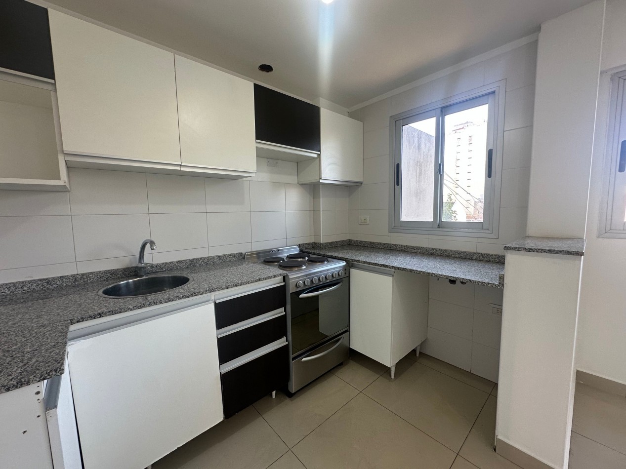 DEPTO 2 AMBIENTES CON COCHERA TERRAZA PRIVADA LOMAS CENTRICO APTO PROFESIONAL