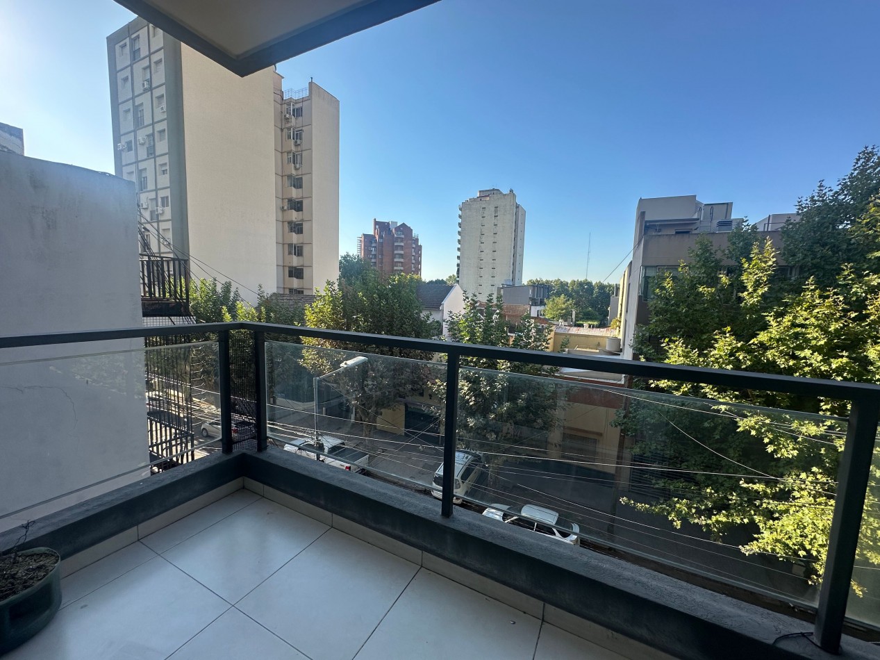 DEPTO 2 AMBIENTES CON COCHERA TERRAZA PRIVADA LOMAS CENTRICO APTO PROFESIONAL