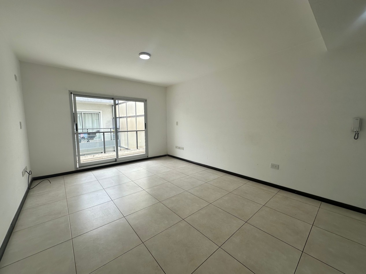 2 ambientes en dos plantas/ Con terraza,Balcon  y cochera