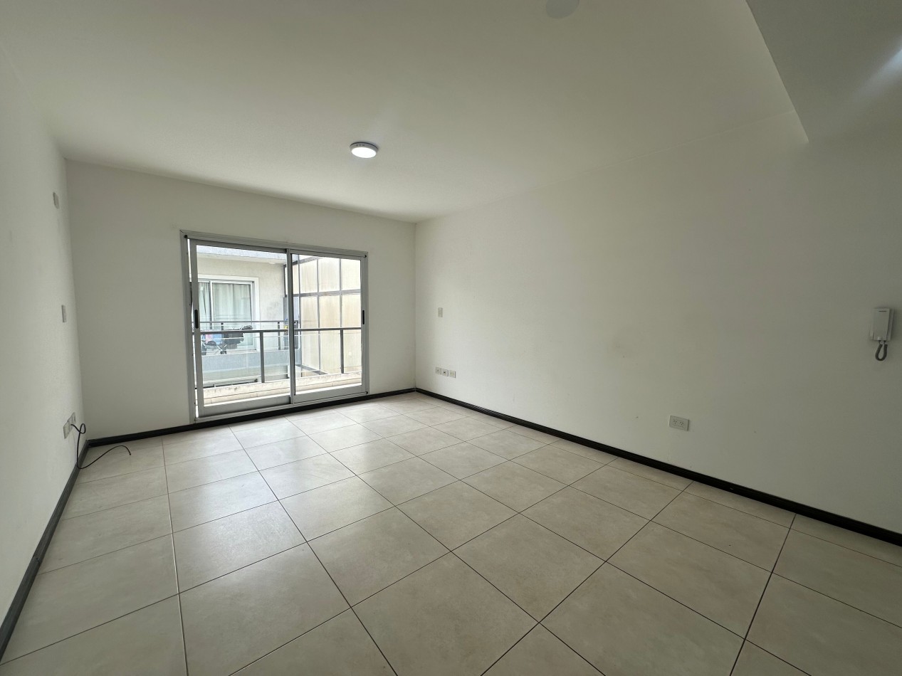 2 ambientes en dos plantas/ Con terraza,Balcon  y cochera