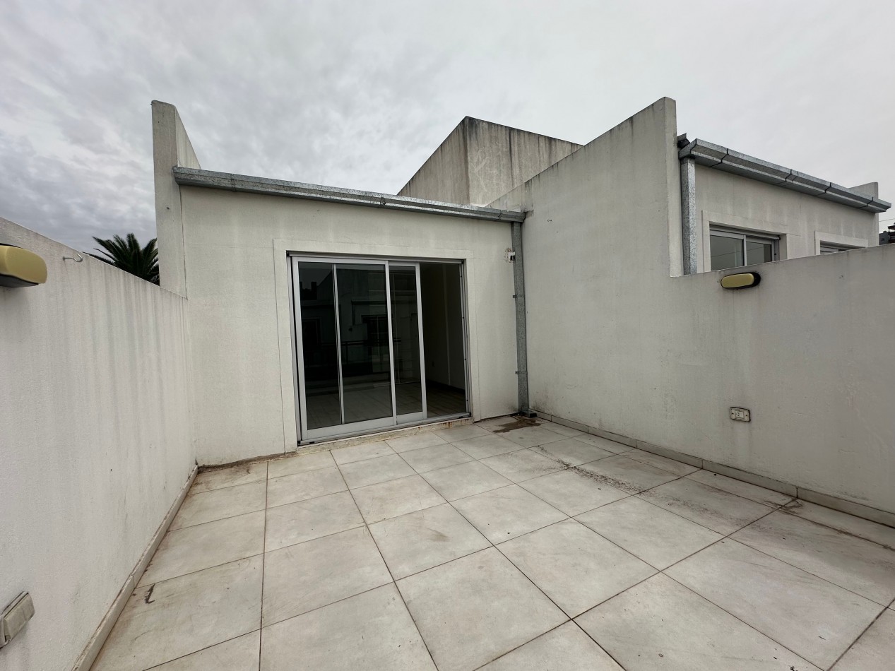 2 ambientes en dos plantas/ Con terraza,Balcon  y cochera