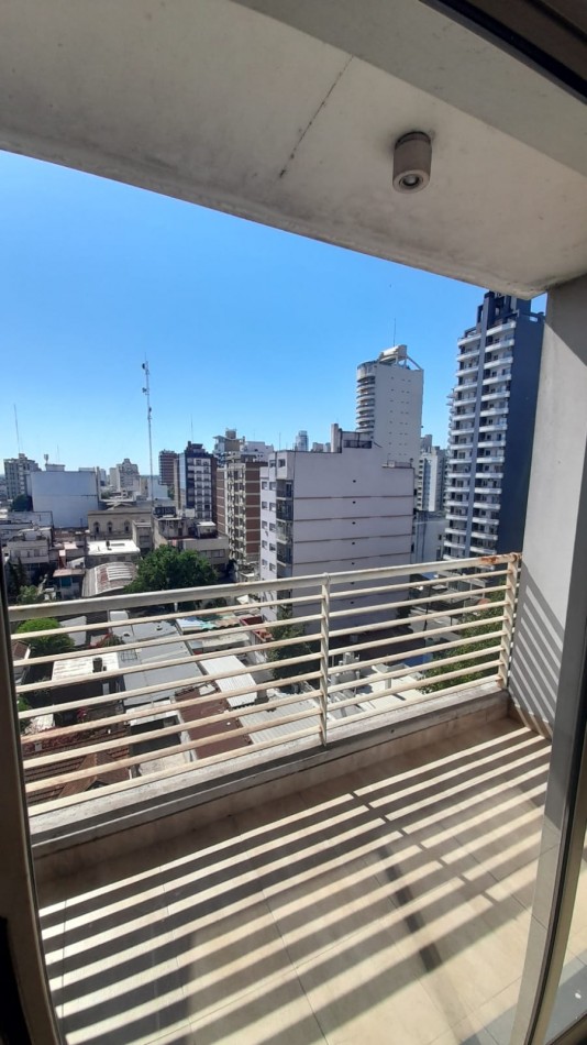 Departamento 2 ambientes en alquiler · 9° piso · Cochera · Lomas de Zamora centro