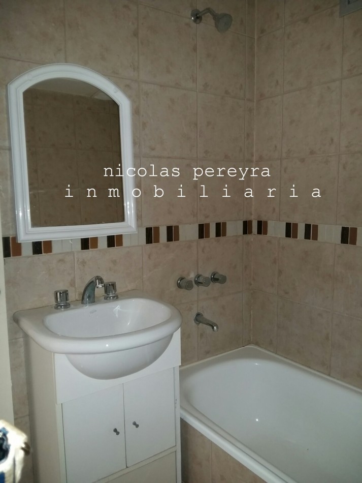 Departamento 2 ambientes en alquiler · 9° piso · Cochera · Lomas de Zamora centro