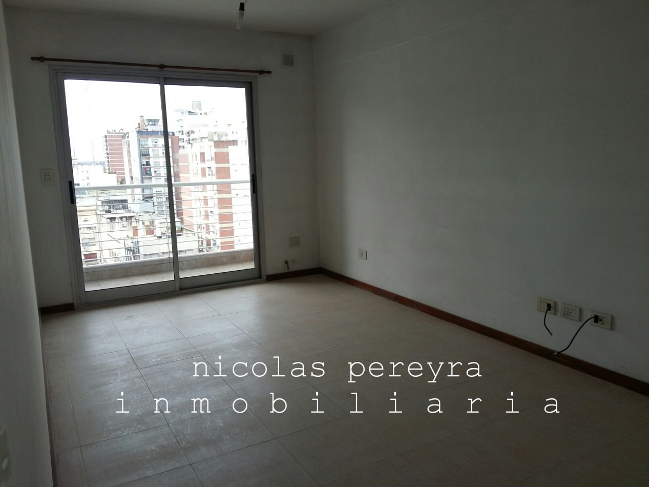 Departamento 2 ambientes en alquiler · 9° piso · Cochera · Lomas de Zamora centro