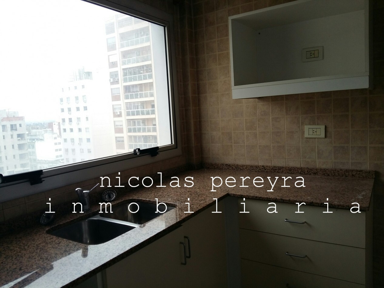 Departamento 2 ambientes en alquiler · 9° piso · Cochera · Lomas de Zamora centro