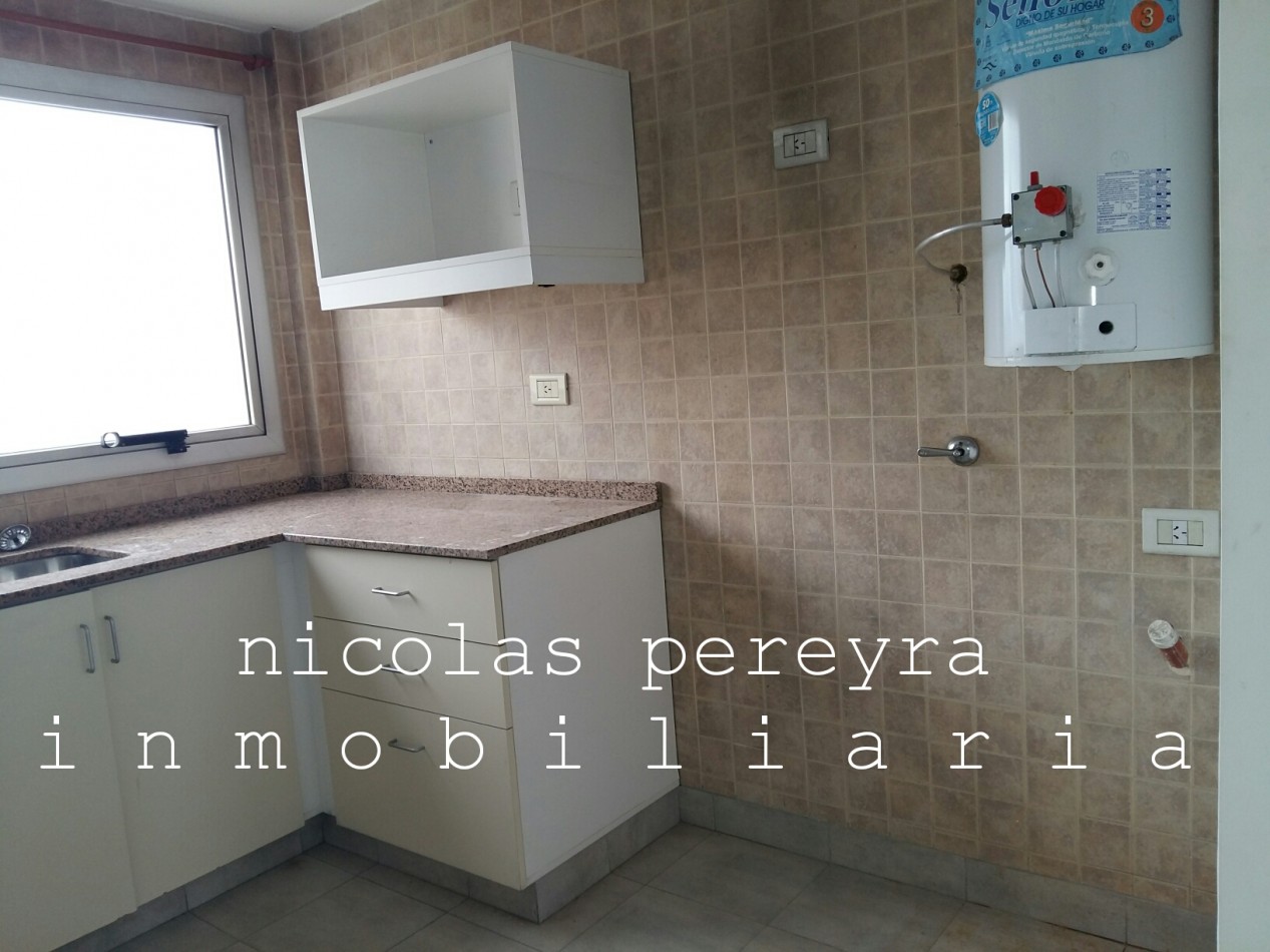 Departamento 2 ambientes en alquiler · 9° piso · Cochera · Lomas de Zamora centro