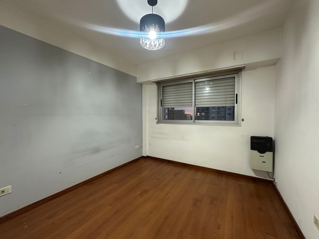 Departamento 2 ambientes en alquiler · 9° piso · Cochera · Lomas de Zamora centro