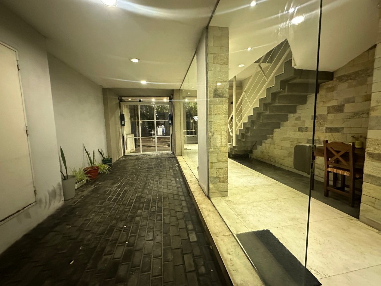 Departamento 2 ambientes en alquiler · 9° piso · Cochera · Lomas de Zamora centro