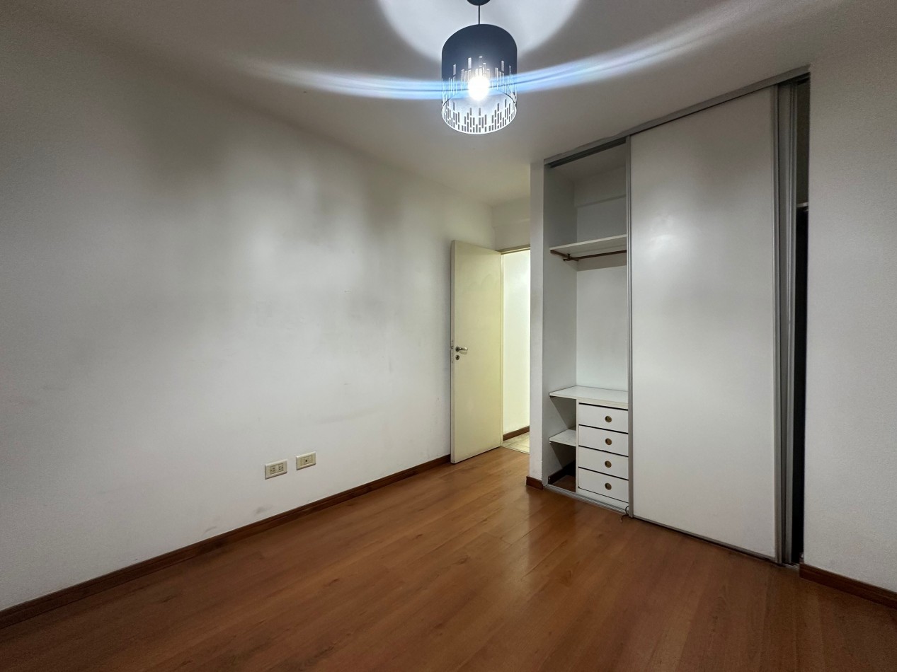 Departamento 2 ambientes en alquiler · 9° piso · Cochera · Lomas de Zamora centro