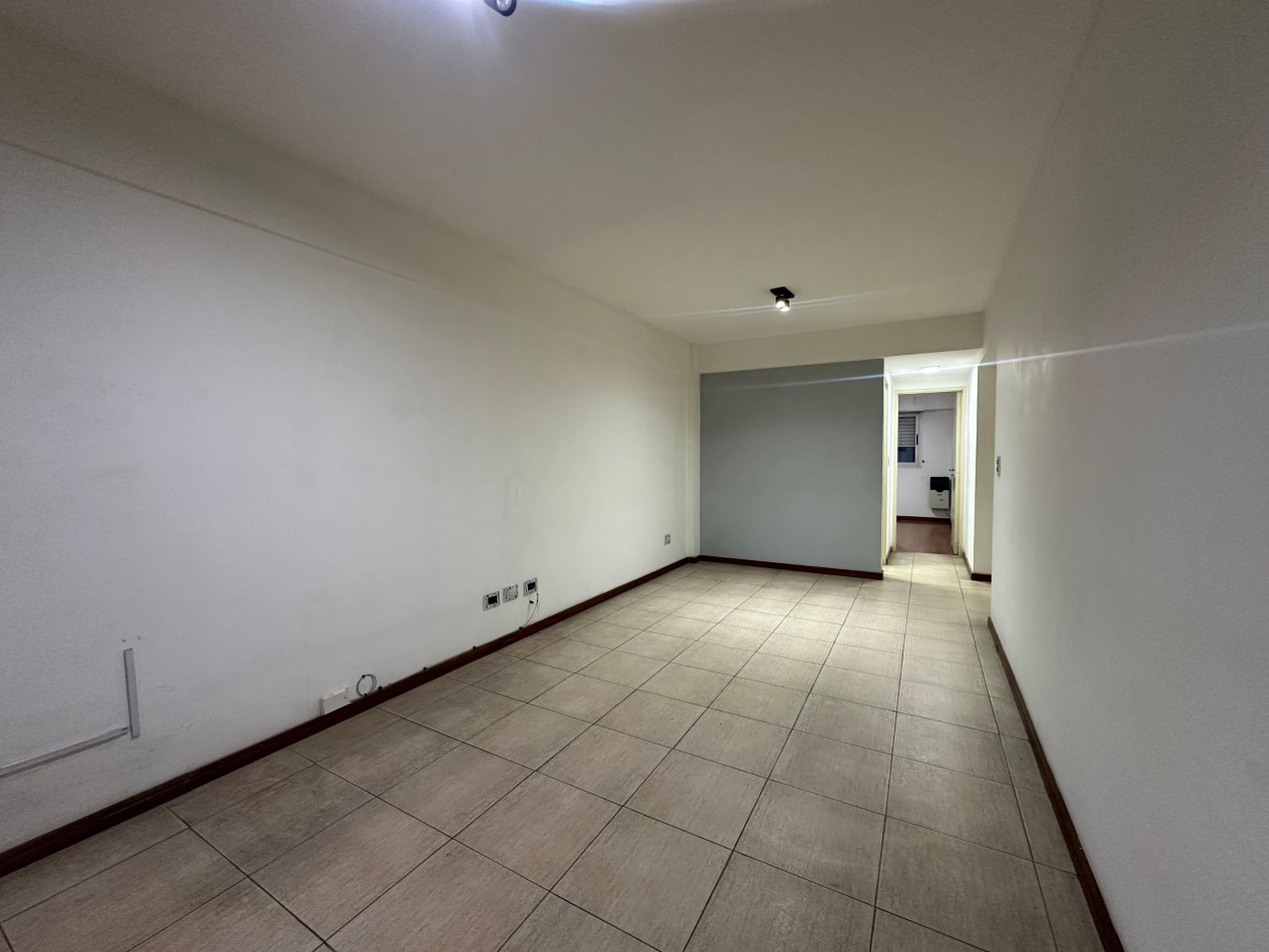 Departamento 2 ambientes en alquiler · 9° piso · Cochera · Lomas de Zamora centro