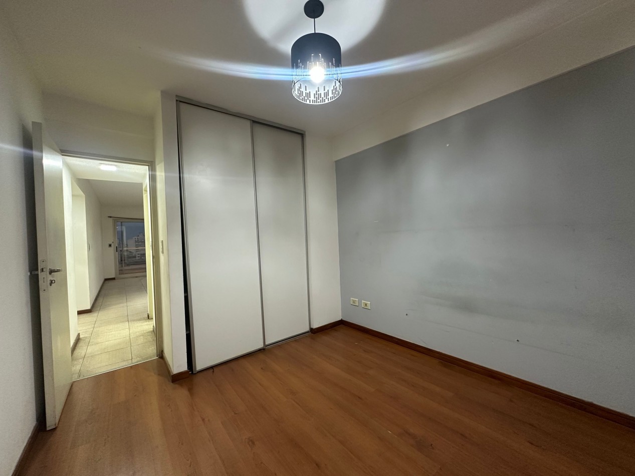 Departamento 2 ambientes en alquiler · 9° piso · Cochera · Lomas de Zamora centro